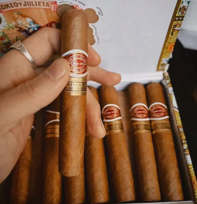 罗密欧与朱丽叶小丘吉尔 - 图片