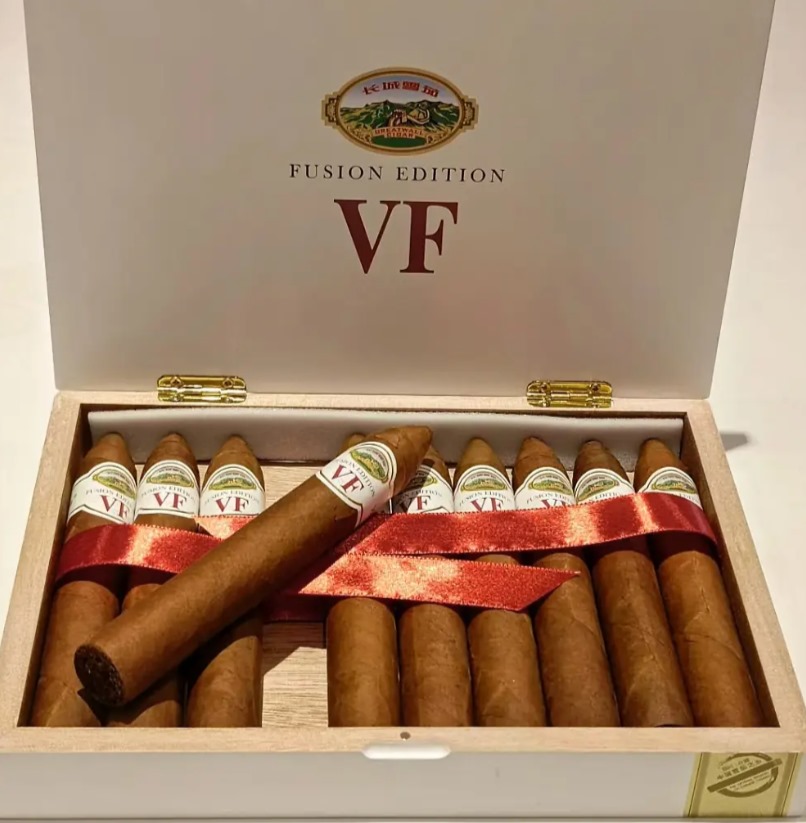 长城兔年唯佳金字塔 - 图片