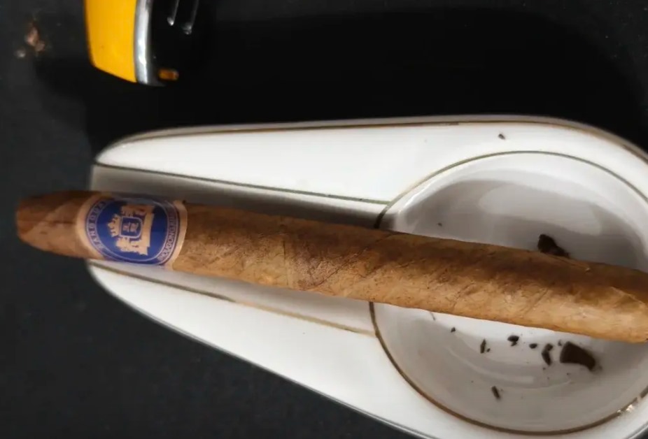 王冠塑2号 - 图片