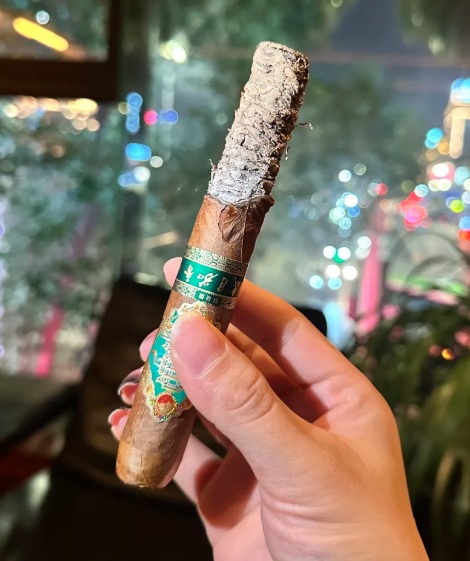 黄鹤楼生肖雪茄